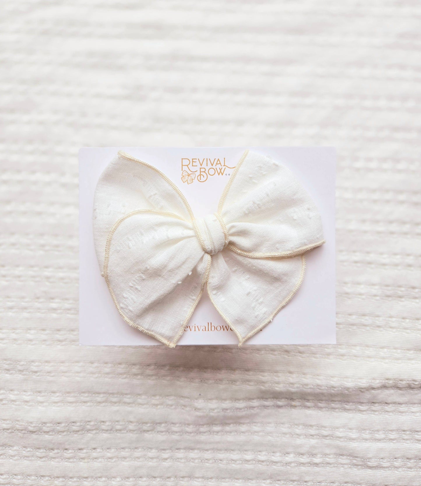 Fable Bow - Textured Ivory, Clip