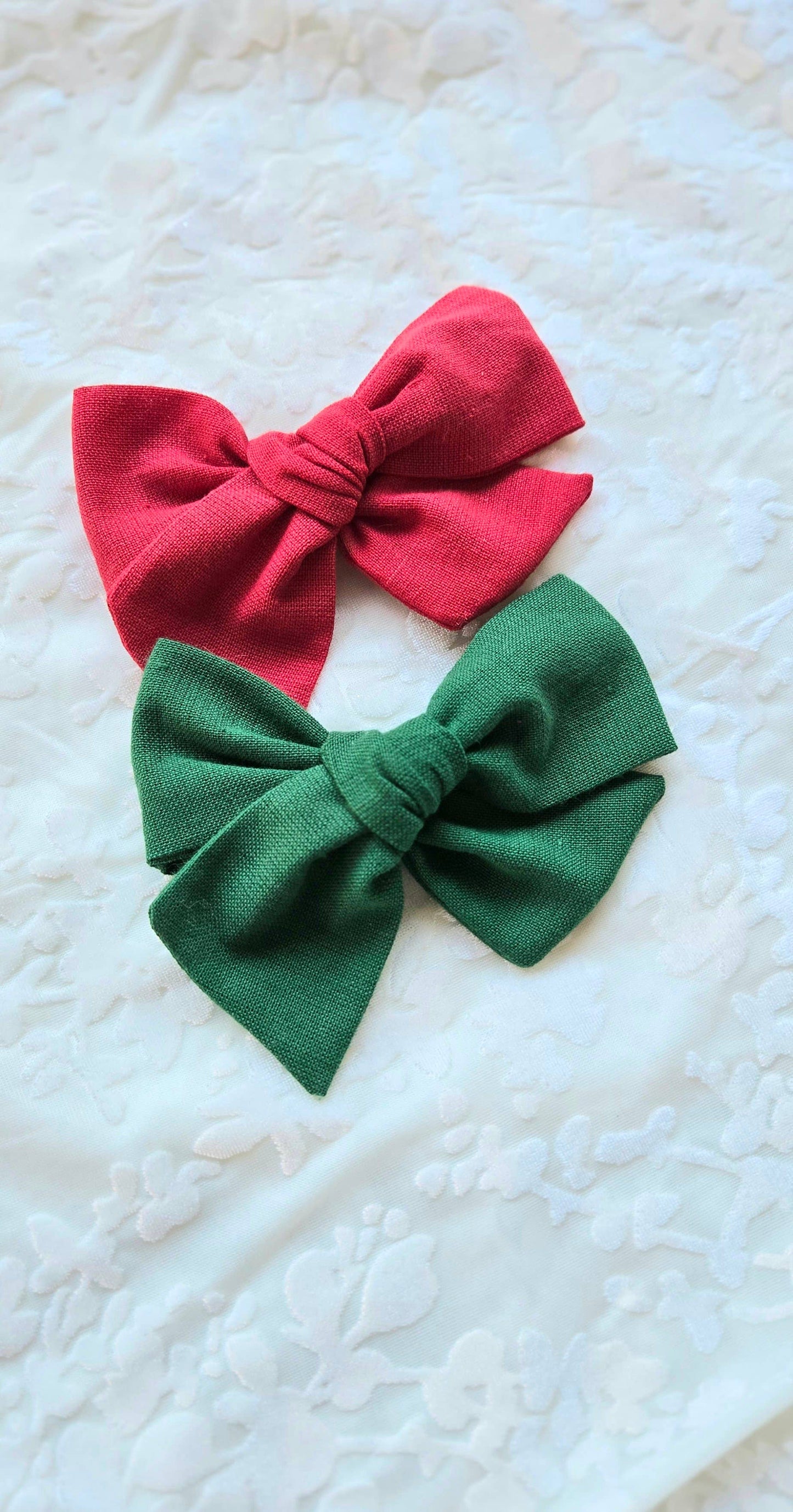 Large Handtied Bow - Evergreen,Clip