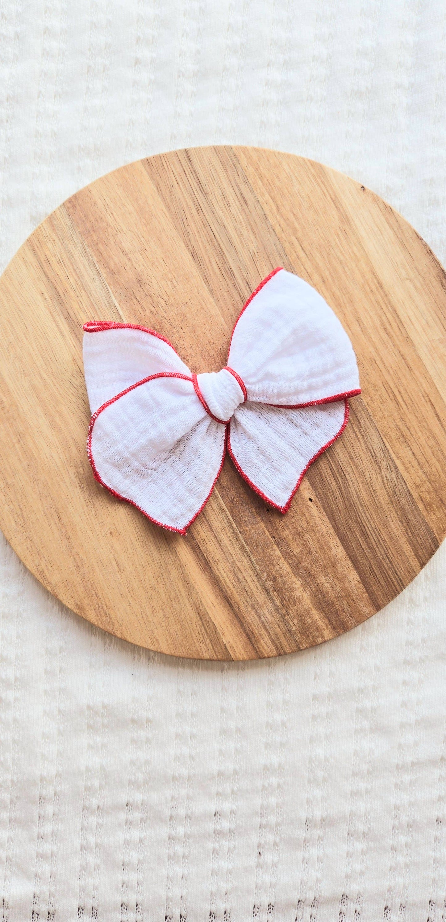 Fable Bow - White Red Trim, Clip